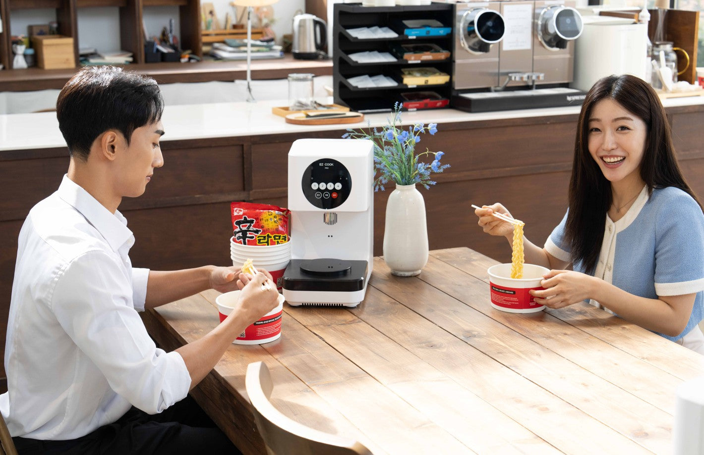 The 4-Minute Ritual: How Koreans Really Eat Ramyun | EZCOOK